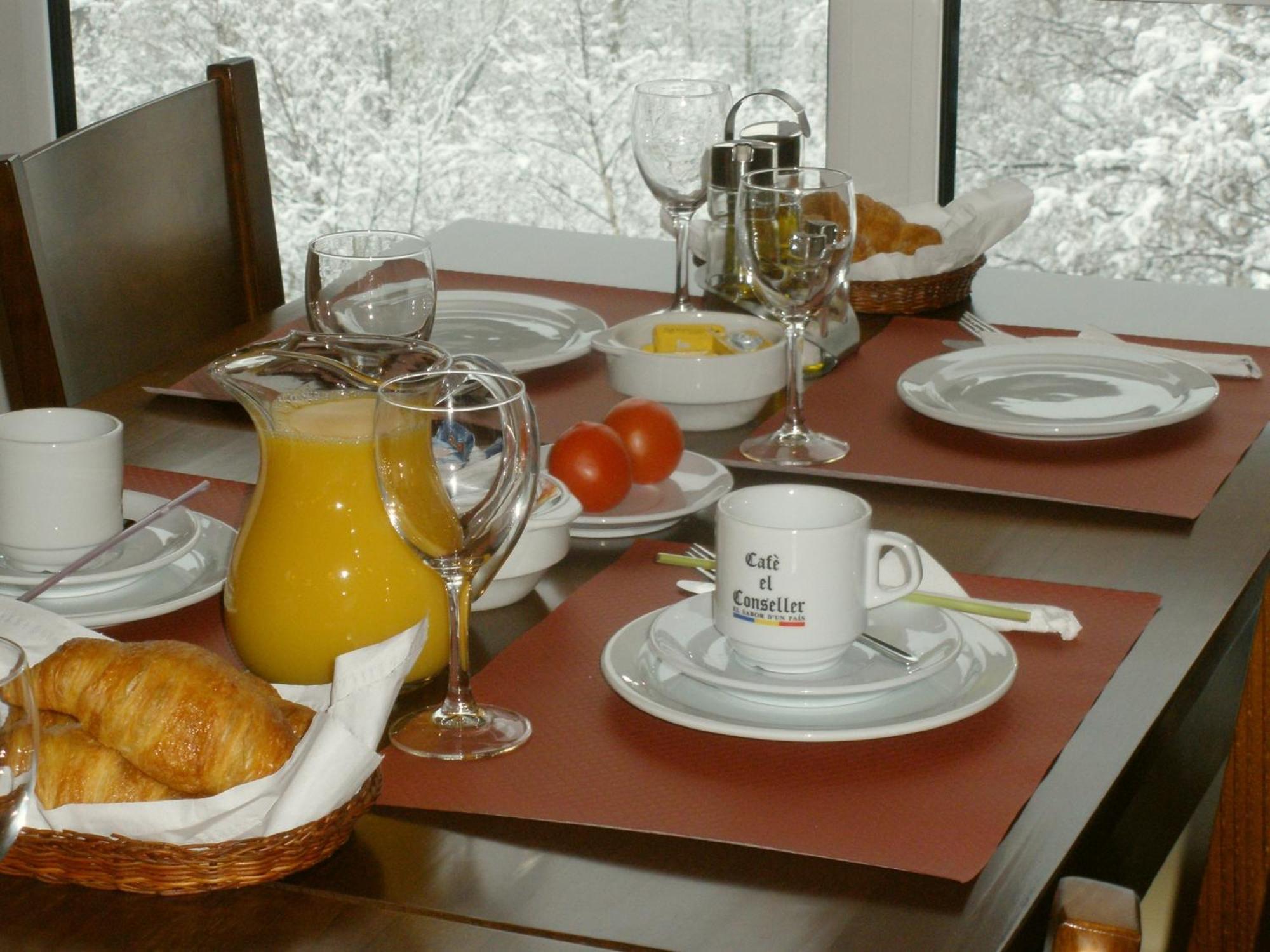 Aparthotel Rialb El Serrat Exteriör bild